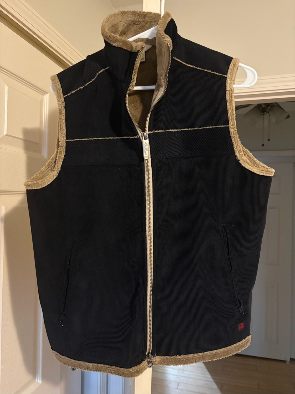 Women’s L Woolrich Corduroy Vest with Sherpa Lining